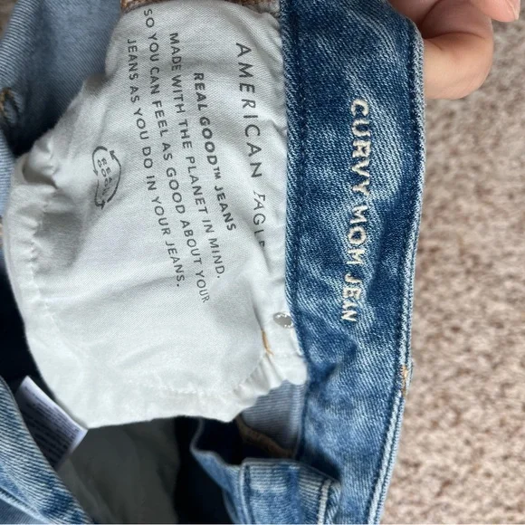 American Eagle Outfitters Light Blue stretch Ripped Boyfriend Jeans - Picture 4 of 8